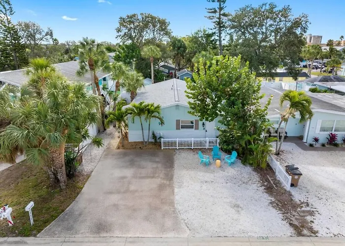 August Pet Friendly And Hot Tub A Holiday home Clearwater Beach