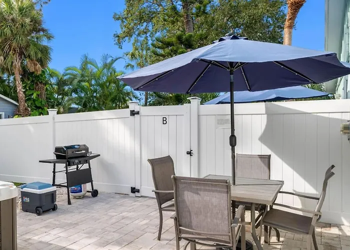 August Pet Friendly And Hot Tub A Clearwater Beach