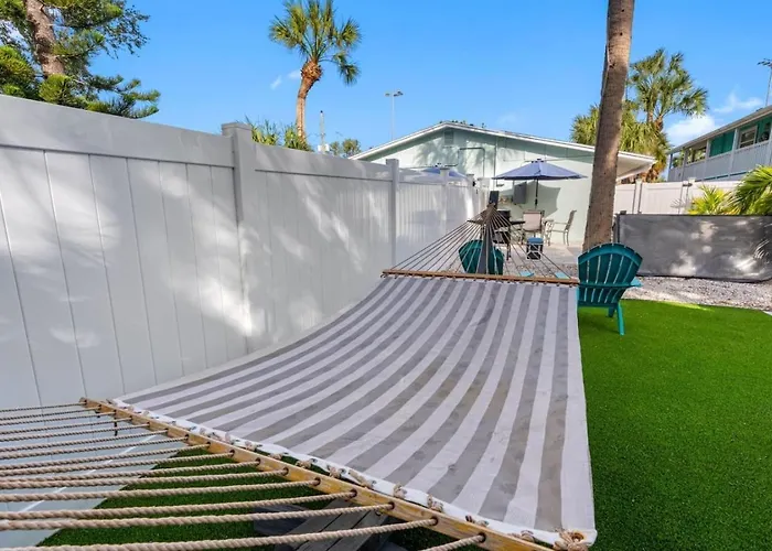 August Pet Friendly And Hot Tub A