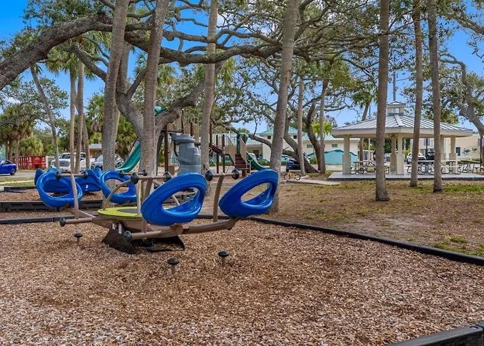 August Pet Friendly And Hot Tub A Clearwater Beach