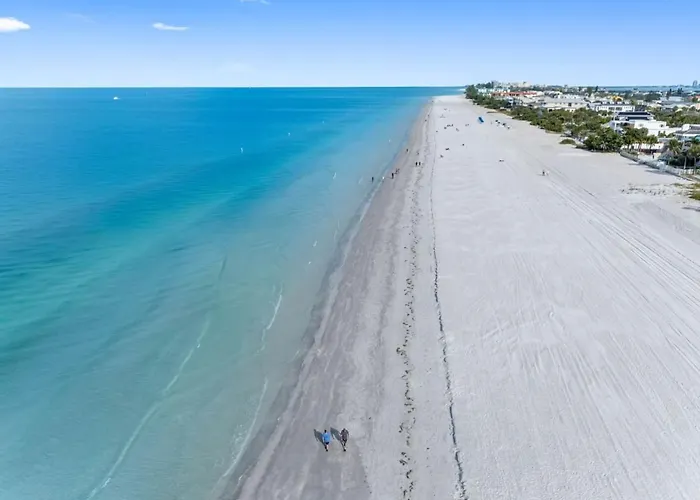 August Pet Friendly And Hot Tub A Holiday home Clearwater Beach