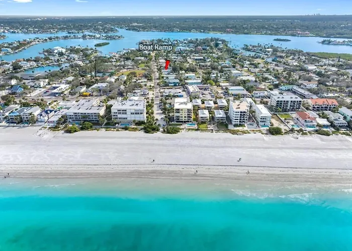 August Pet Friendly And Hot Tub A Clearwater Beach