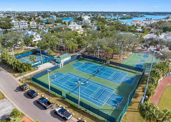 August Pet Friendly And Hot Tub A * Clearwater Beach
