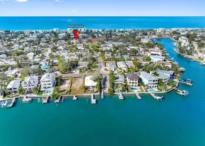 August Pet Friendly And Hot Tub A Holiday home Clearwater Beach