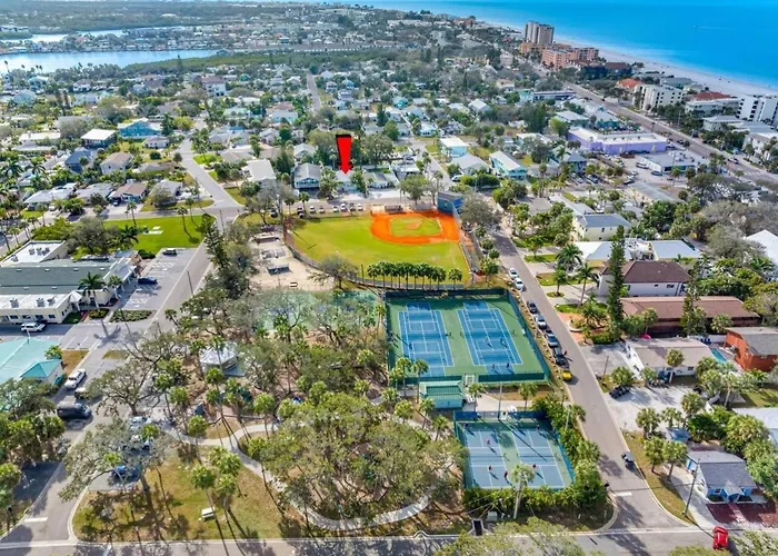August Pet Friendly And Hot Tub A Holiday home Clearwater Beach
